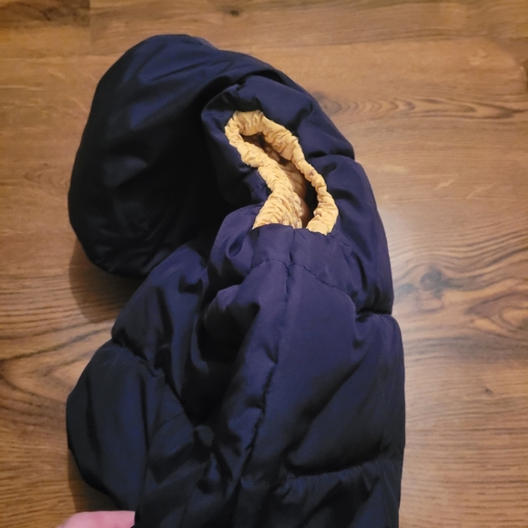 Baby Gap Blue and yellow 12-18 months Puffer vest. - Picture 10 of 10